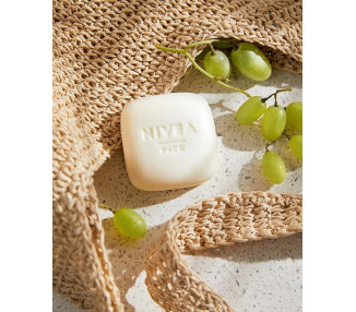 Oczyszczające mydło NIVEA do wrażliwej cery dla kobiet 75 g MAGIC BAR